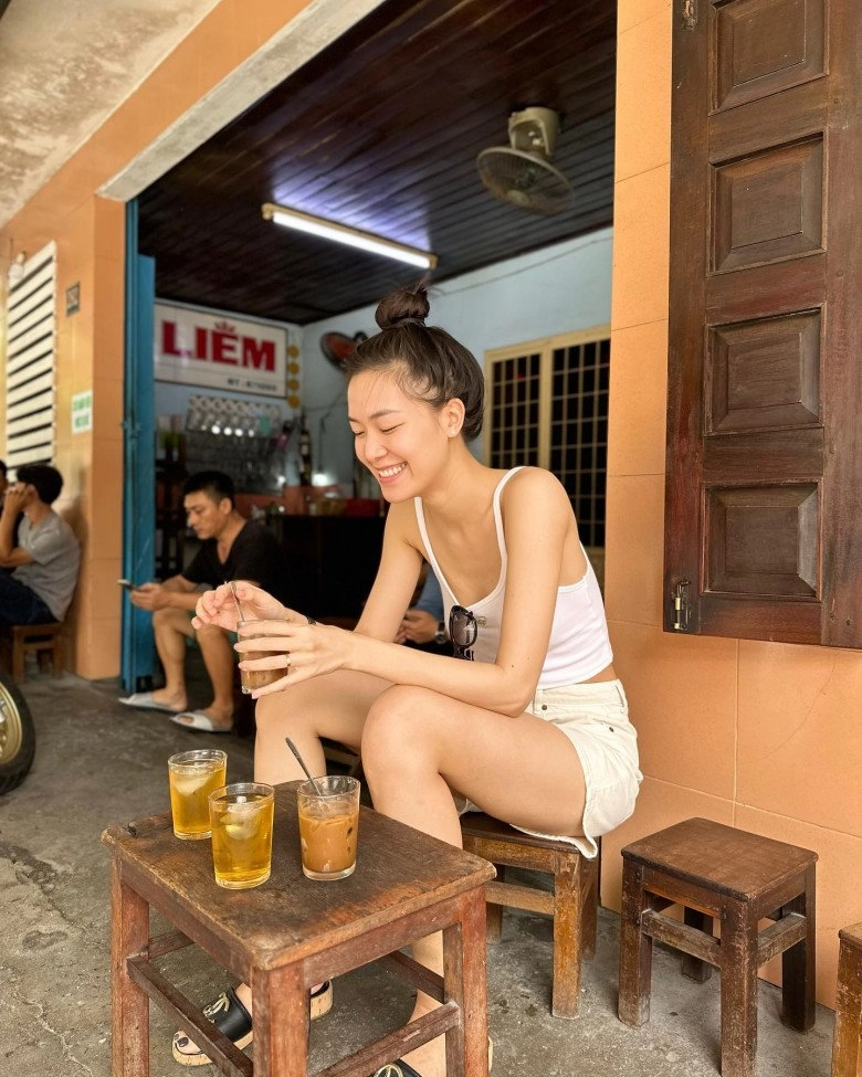 Hoa hậu thùy dung sau 15 năm làm rớt vương miện u40 trẻ chấp cam thường xuống phố không áo phòng hộ - 4