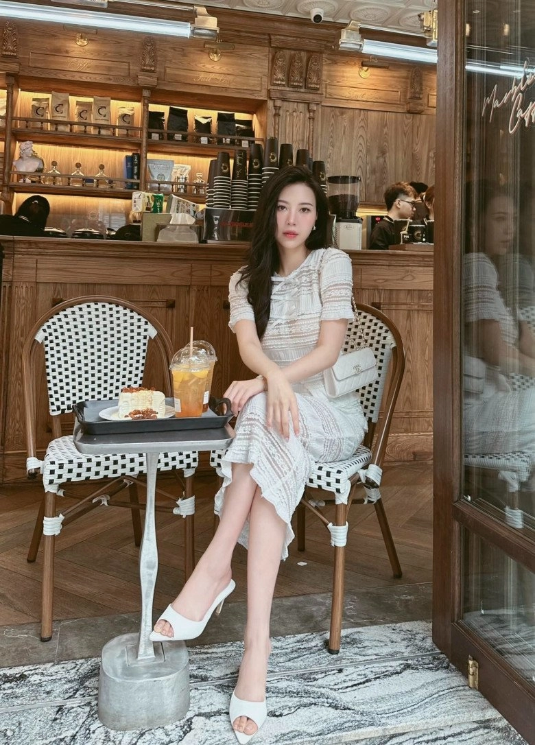 Hotgirl hàng không bỏ nghề lấy chồng ceo đã đẹp còn mặc sang đi dép bệt cũng sương sương trăm triệu - 8