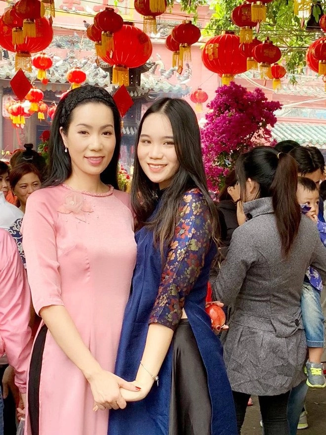 Con gái đại gia ngành nhựa có mẹ là á hậu tuổi 21 chân dài như sếu sở hữu nét đẹp lấn át cả mẹ - 7