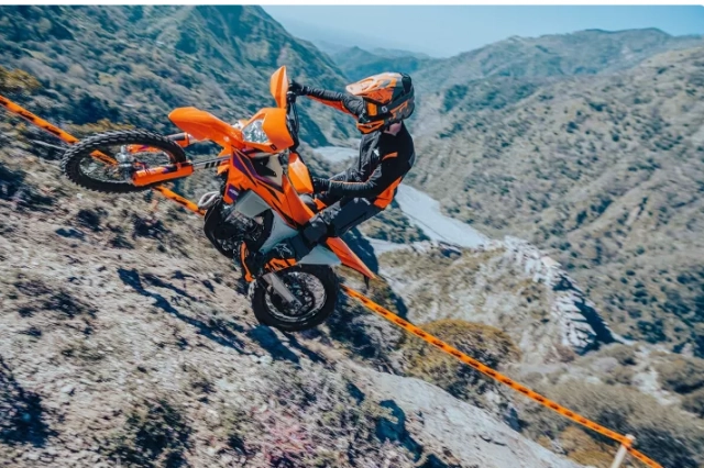 Gia đình ktm enduro 2024 chính thức được hé lộ - 7