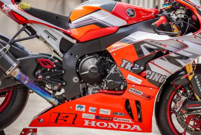 Honda cbr1000rr-r độ full race đến từ tk racing - 3