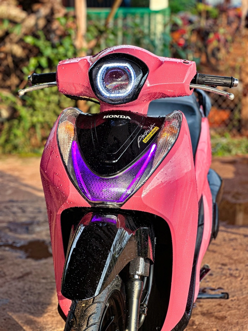 Honda sh mode lột xác với dàn áo màu hồng cực chất - 4