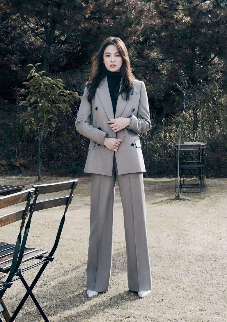 Chiếc quần giúp song hye kyo từ 1m6 biến hình như người mẫu chân dài miên man - 7