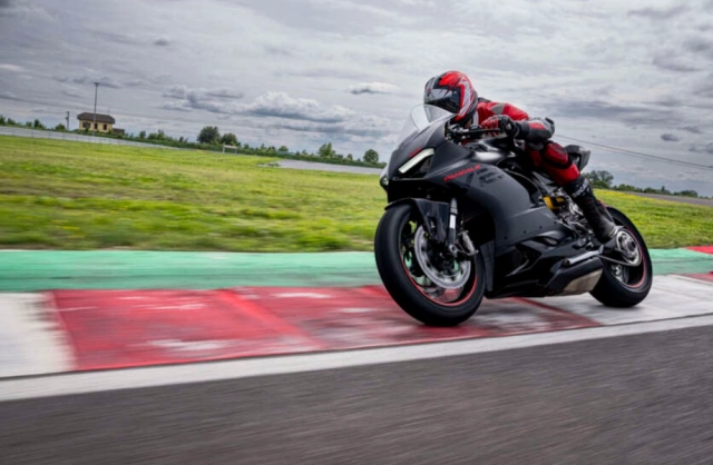 Ducati panigale v2 2024 ra mắt phiên bản black on black độc lạ - 7