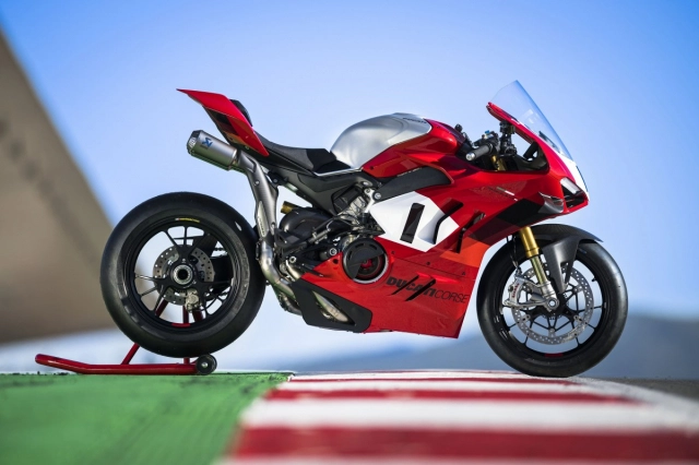 Ducati ra mắt panigale v4 r tại ấn độ với giá gần 2 tỷ đồng - 2