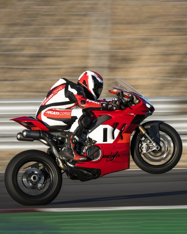 Ducati ra mắt panigale v4 r tại ấn độ với giá gần 2 tỷ đồng - 3