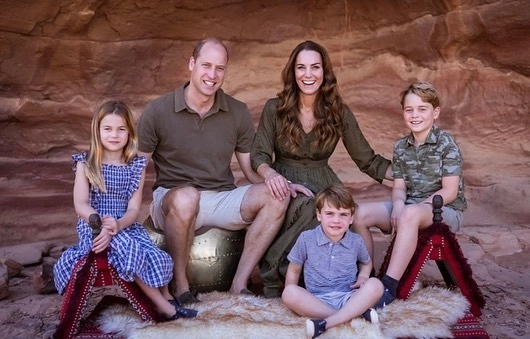 Kate middleton và william bên nhau 2 thập kỷ vẫn đồng điệu cách đánh dấu chủ quyền nơi đông người được khen - 14