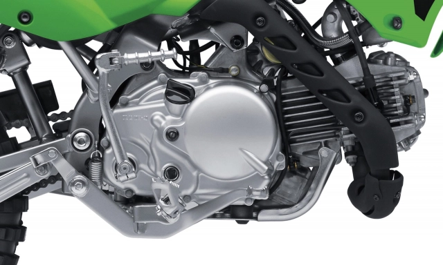 Kawasaki tung ra mẫu xe côn tay 110cc không dành cho số đông - 1