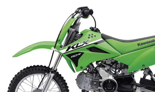 Kawasaki tung ra mẫu xe côn tay 110cc không dành cho số đông - 3