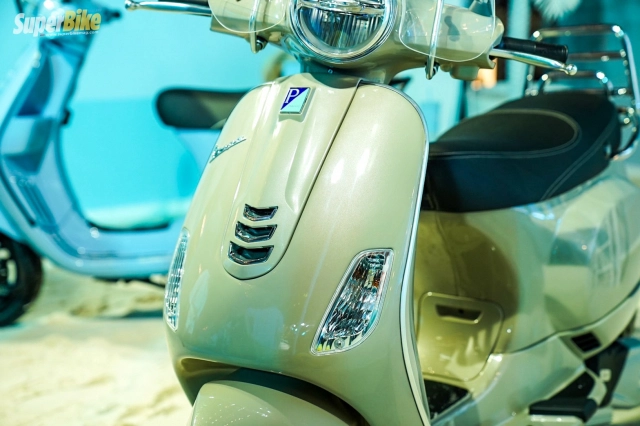 Vespa ra mắt phiên bản cát vàng biển xanh hấp dẫn từ ngoại hình cho tới giá bán - 24