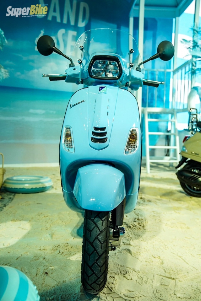 Vespa ra mắt phiên bản cát vàng biển xanh hấp dẫn từ ngoại hình cho tới giá bán - 43