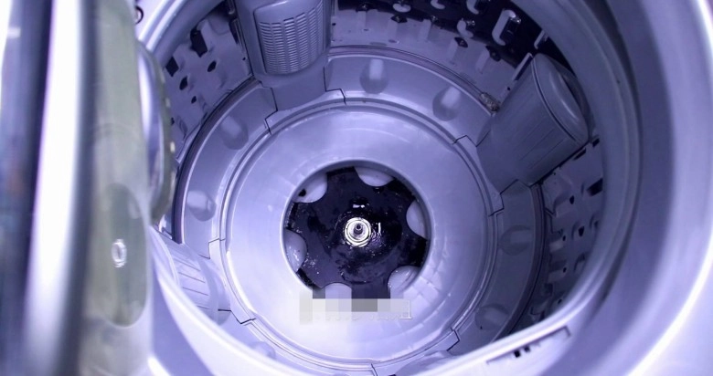 Bên trong máy giặt có một cơ quan nhỏ mỗi tháng mở ra một lần quần áo sạch sẽ thơm tho - 7