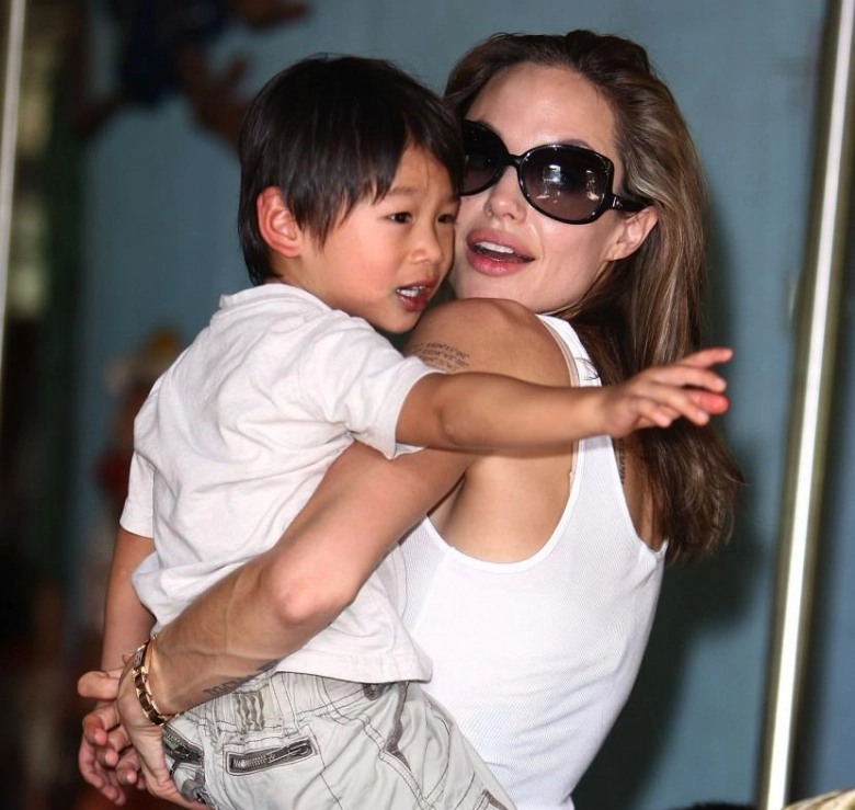 Pax thiên đứa trẻ việt được angelina jolie nhận nuôi lựa chọn không học đại học được mẹ nổi tiếng nuôi dạy theo kiểu tây - 4