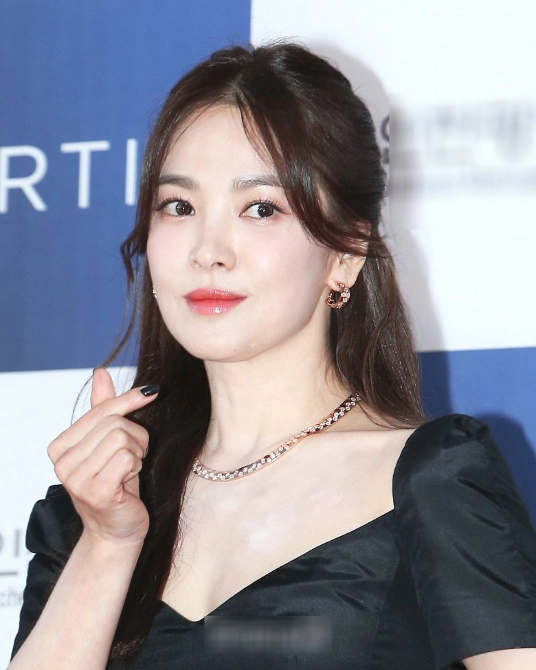 Song hye kyo u45 tự chê già nhưng nhan sắc mãi trong veo nhờ công thức 2-2-2 sáng tối - 11