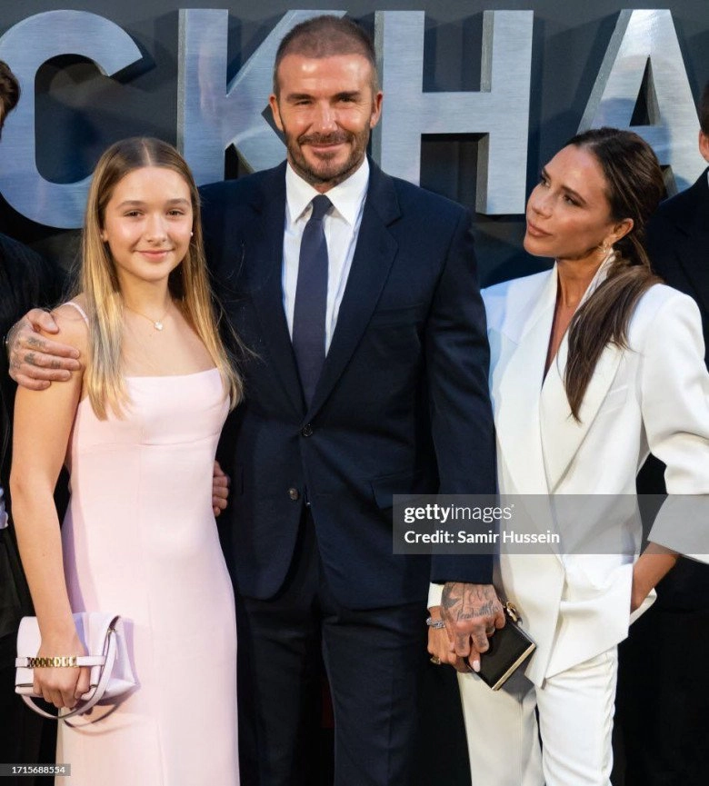 Con gái david beckham bị nói chín ép vì liên tục diện những chiếc váy do mẹ thiết kế - 11