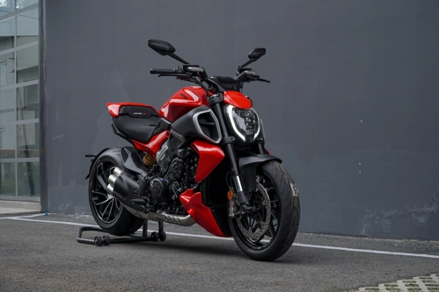 Ducati diavel v4 2023 chính thức ra mắt tại việt nam với giá khoảng 1 tỷ đồng - 1