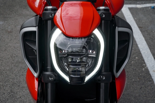 Ducati diavel v4 2023 chính thức ra mắt tại việt nam với giá khoảng 1 tỷ đồng - 2