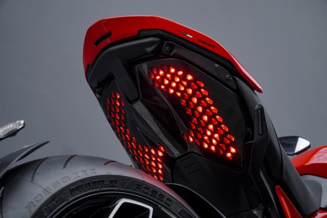 Ducati diavel v4 2023 chính thức ra mắt tại việt nam với giá khoảng 1 tỷ đồng - 6