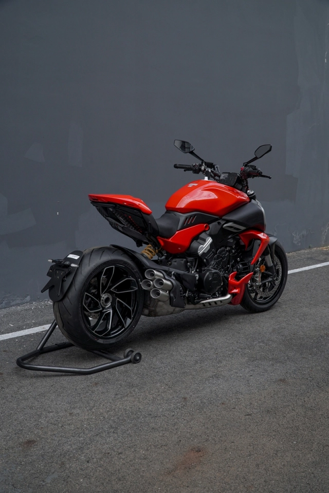 Ducati diavel v4 2023 chính thức ra mắt tại việt nam với giá khoảng 1 tỷ đồng - 11