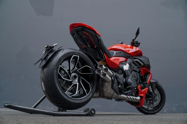Ducati diavel v4 2023 chính thức ra mắt tại việt nam với giá khoảng 1 tỷ đồng - 13
