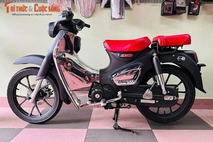 Honda super cub c125 disney về việt nam có giá ngang ô tô - 2