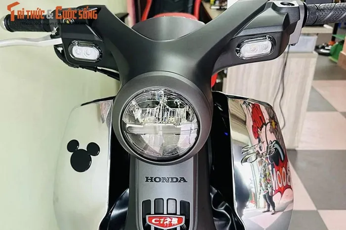 Honda super cub c125 disney về việt nam có giá ngang ô tô - 3