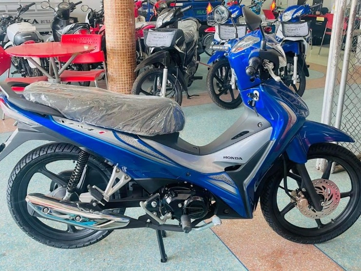 Honda wave 110i nhập khẩu giảm giá mạnh trong tháng 7 âm lịch - 2