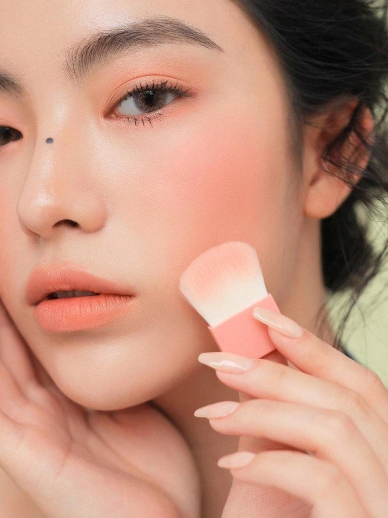 Không cần gọt mặt hay tiêm filler chị em chấm vài điểm này trên khuôn mặt đủ có nhan sắc như hoa hậu - 7