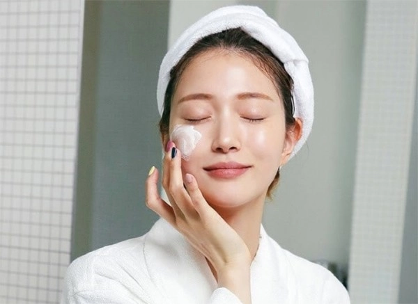 Người rửa mặt sạch hay người skincare nhiều bước ai sẽ nhanh đánh bay mụn sở hữu làn mịn màng - 3