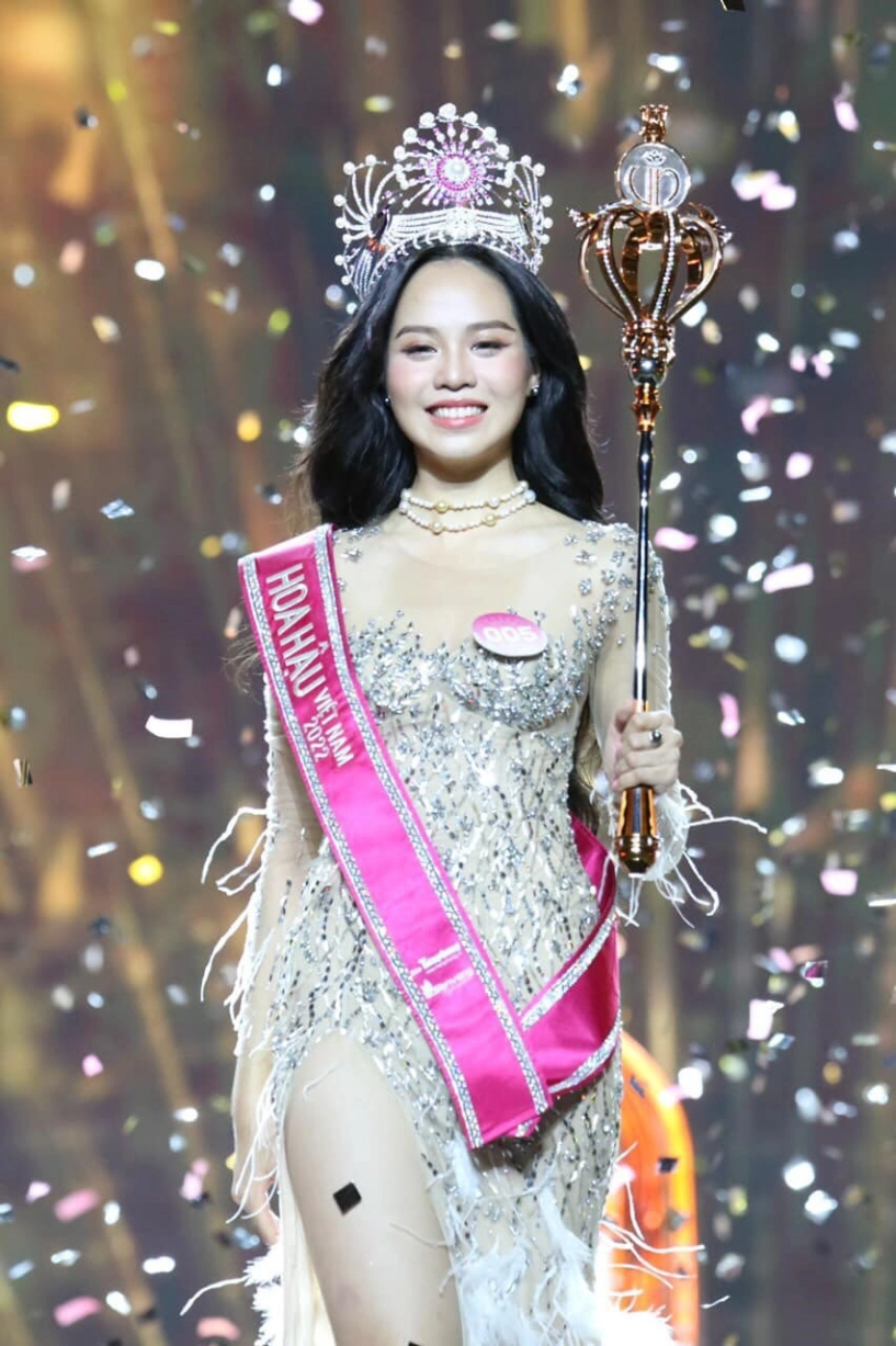 Miss grand vietnam 2023 lê hoàng phương thanh xuân không còn nợ cô ấy chiếc vương miện - 9