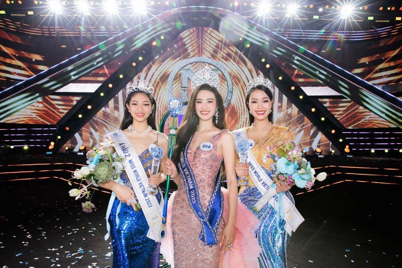 Miss grand vietnam 2023 lê hoàng phương thanh xuân không còn nợ cô ấy chiếc vương miện - 12