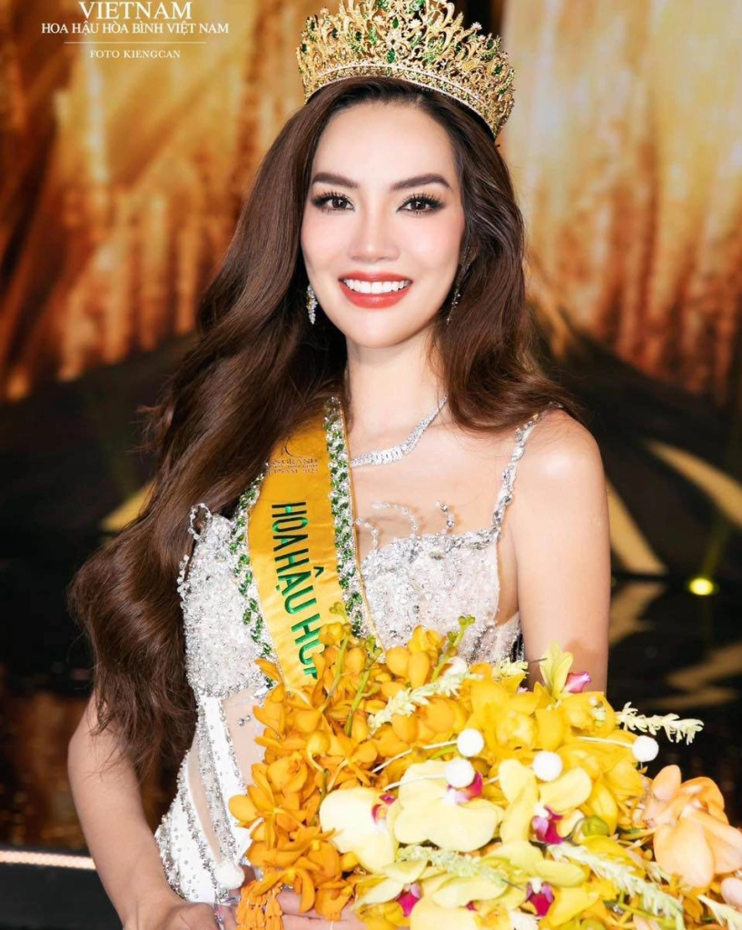 Miss grand vietnam 2023 lê hoàng phương thanh xuân không còn nợ cô ấy chiếc vương miện - 17