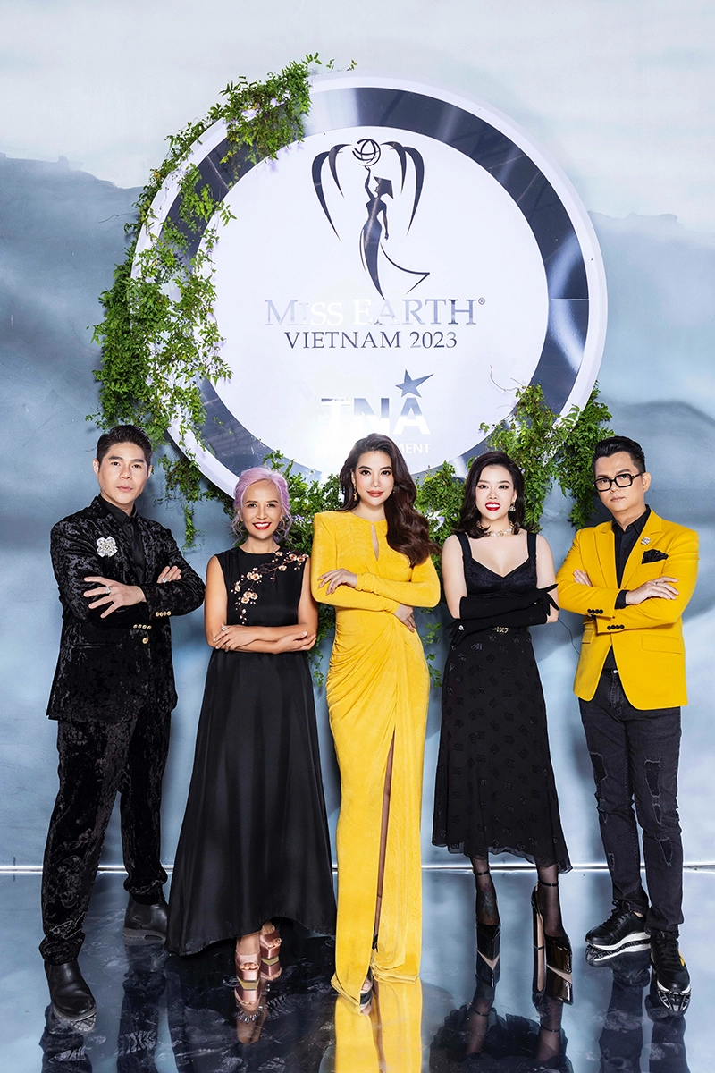 Trương ngọc ánh và lê linh toả sáng trên ghế giám khảo miss earth vietnam 2023 - 1