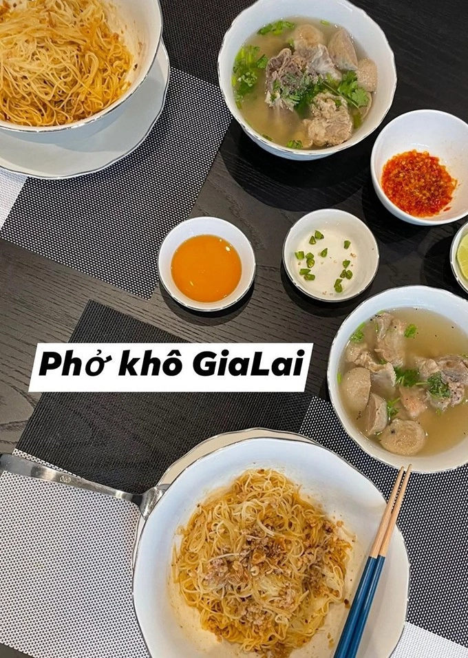 Vợ cường đô la khoe món đơn giản mà tốn cơm còn thốt lên nhà toàn đầu bếp - 7