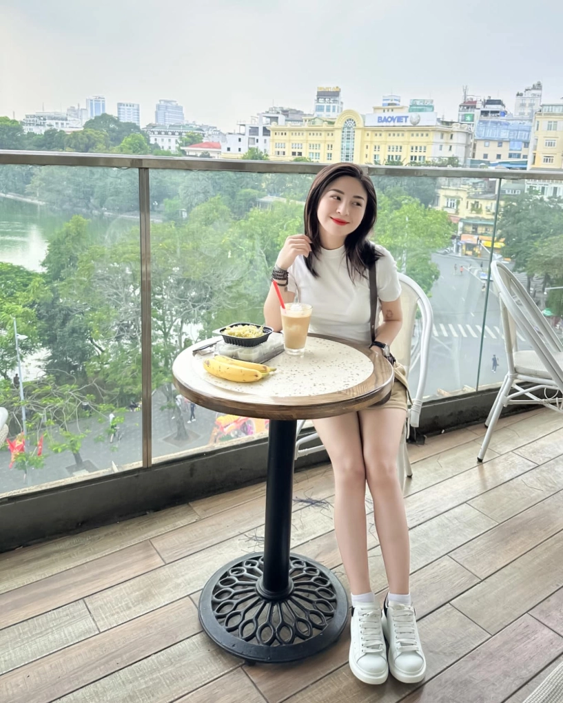 Gặp gỡ hotgirl làng võ mặt búp bê nhưng đường cong trập trùng múa côn đẽo dáng mượt như lý tiểu long - 6