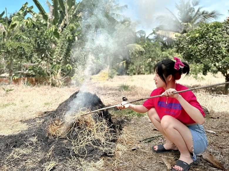 Phong cách thời trang như hai chị em sinh đôi của bộ đôi mỹ nhân vbiz bị đồn cạch mặt - 5