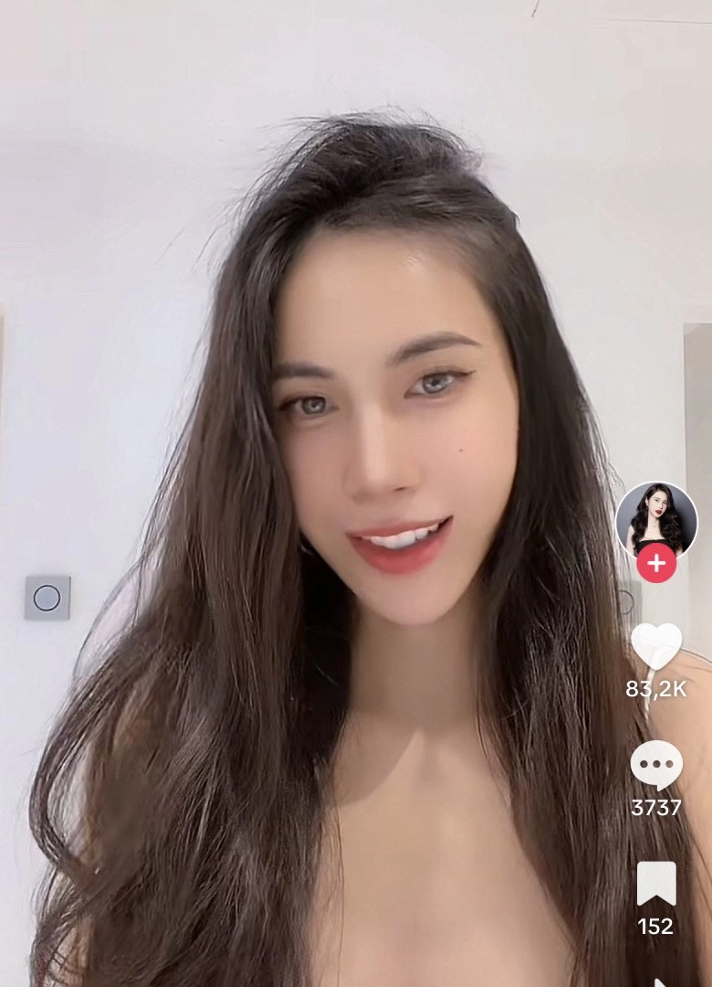 Thuỷ tiên xinh như công chúa lên livetream bán hàng đầu tư điểm tô không thua đi diễn - 3