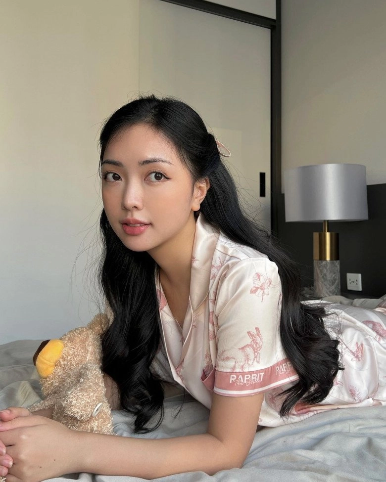 Vợ hot girl hà đức chinh mặt hoa da phấn nhan sắc uy tín đánh bại cam thường - 2