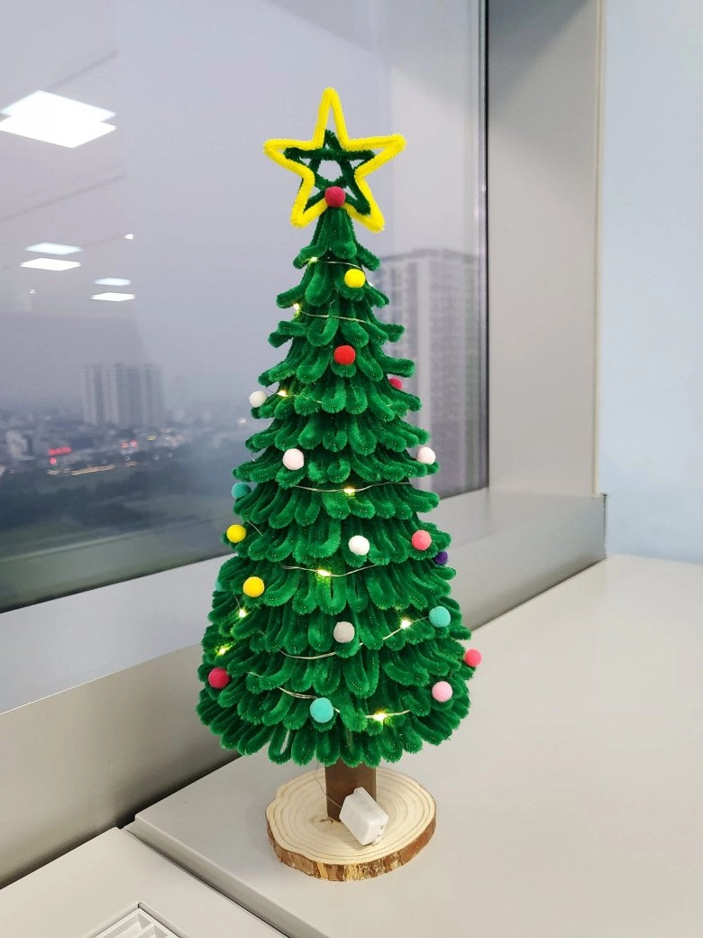 Chàng trai chỉ cách làm cây thông noel bằng kẽm nhung với 71000 đồng vừa lạ mắt vừa dễ thương - 8