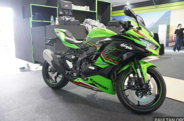 Chi tiết kawasaki ninja zx-25r 2023 ra mắt tại malaysia với 2 phiên bản - 1