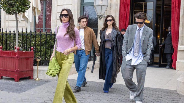 Con dâu tỷ phú của victoria beckham đi biển với mẹ chồng điệu đà dân tình tranh cãi 1 điểm - 6