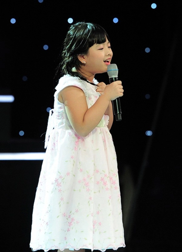 Con gái nsưt chiều xuân xưa mũm mĩm thi the voice kids nay 16 tuổi là mỹ nhân gợi cảm - 1