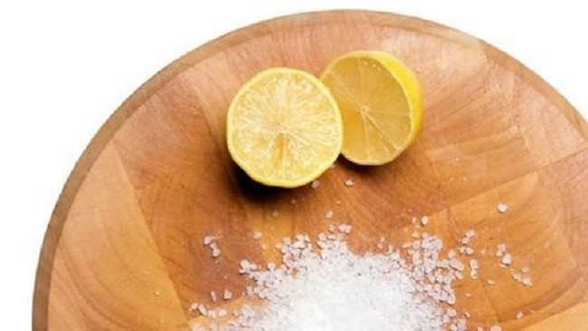 Tại sao nên cắt chanh rắc muối để đầu giường - 3