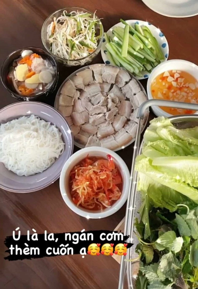 Tóc tiên khoe bát mắm chưng và toàn rau dân dã chồng giám đốc ăn xong lại có hiện tượng này - 5