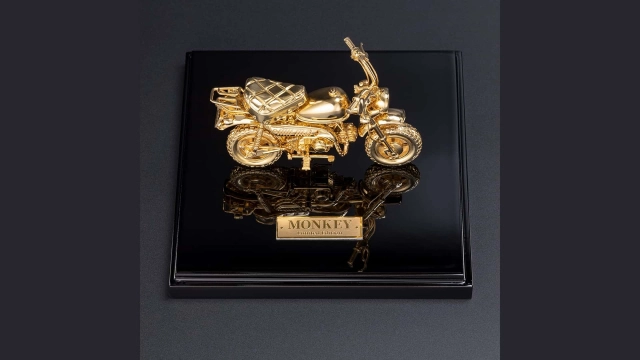 Chiếc honda monkey bằng vàng tỷ lệ 112 này có giá cao hơn một chiếc monkey thực tế - 15