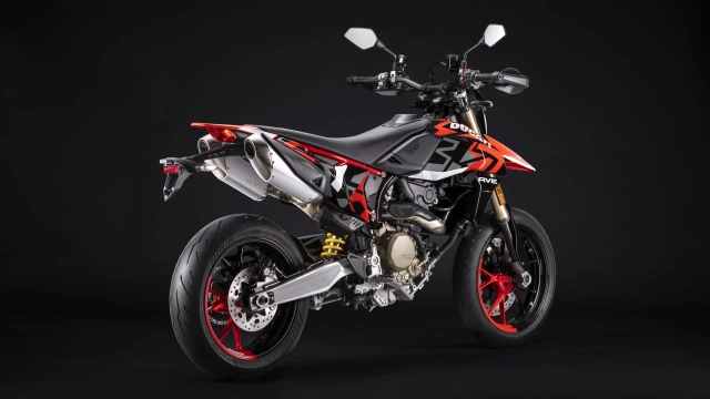 Ducati hypermotard 698 mono liệu có phải là mẫu xe đẹp nhất năm 2023 - 12