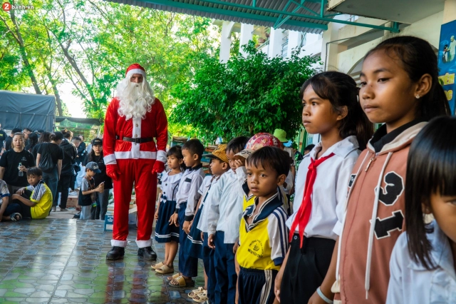 Hành trình thiện nguyện vì con chữ cho các em học sinh khó khăn của đoàn xe mô tô phân khối lớn - 15