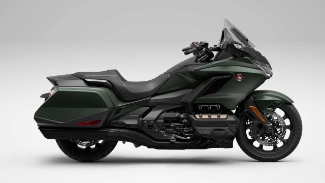 Honda gold wing 2024 ra mắt màu xanh mờ mới - 7