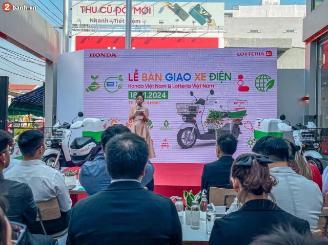 Honda việt nam bàn giao hàng trăm xe điện benly e cho lotteria để giao gà - 5