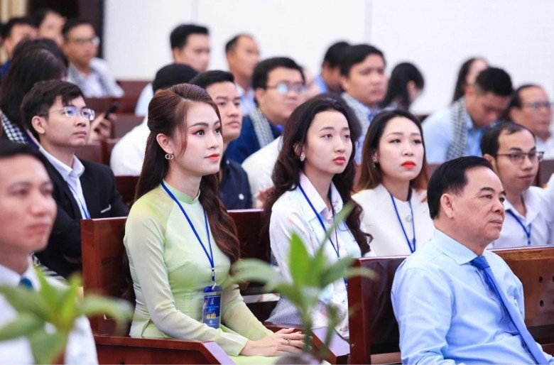 Mỹ nhân từng được đánh giá cao hơn đỗ mỹ linh bất ngờ lên xe hoa nhan sắc bao năm như đóng băng - 8